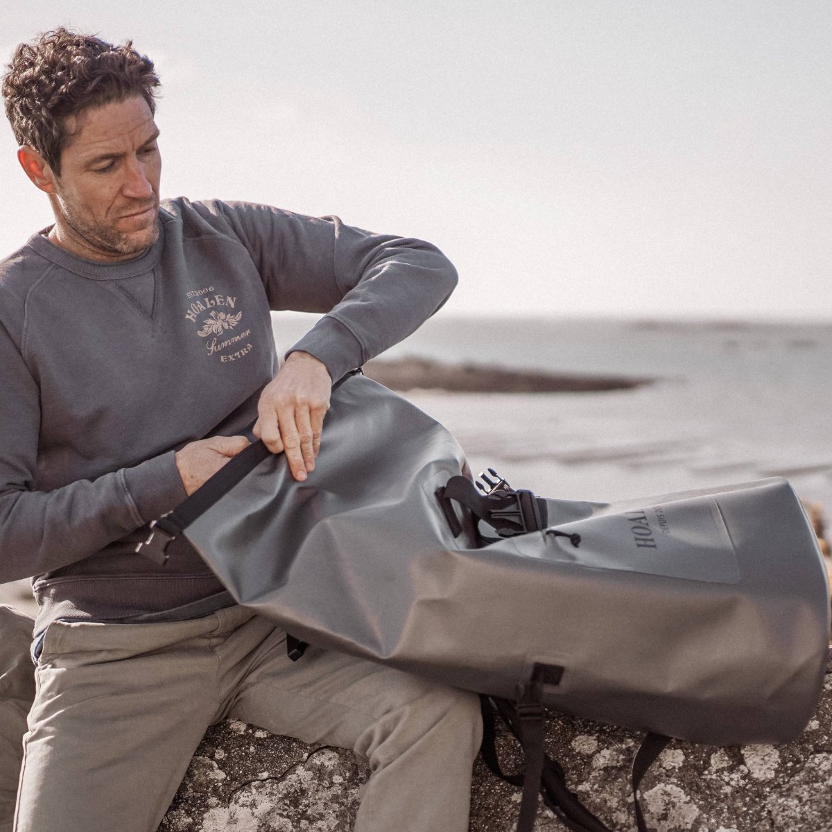 Conçu pour une protection imperméable efficace, notre Dry Backpack permet de transporter confortablement votre matériel et de le garder au sec.