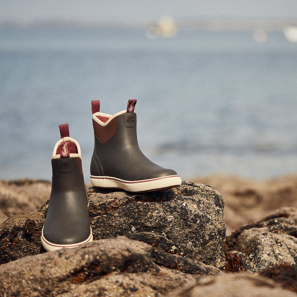Nos deck boots ont été spécialement conçues pour apporter confort, protection et style aux navigateurs et aux pêcheurs.