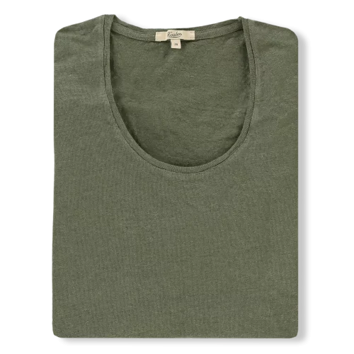 T-shirt en coton Pima. Manches 3/4 et col rond. Coupe évasée, marine