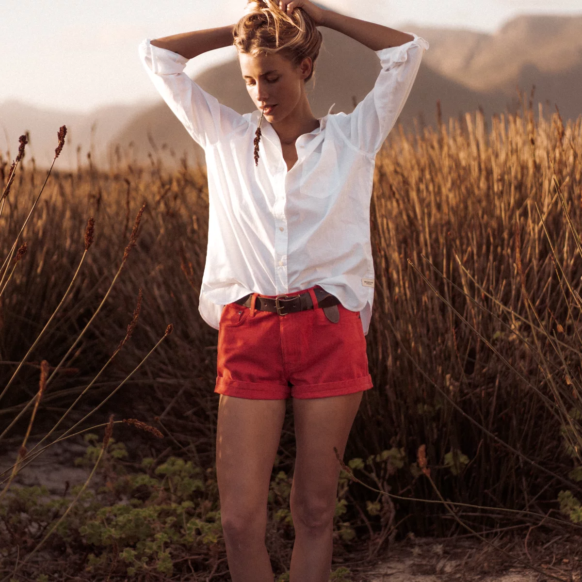 Short Straight-leg high-waisted cut