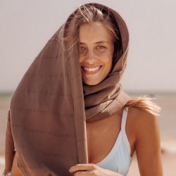 Marron thick Fouta - Outdoor View 2 / 4
