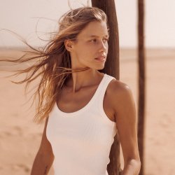 Vintage White finely ribbed organic cotton Tank top - Outdoor View 2 / 7